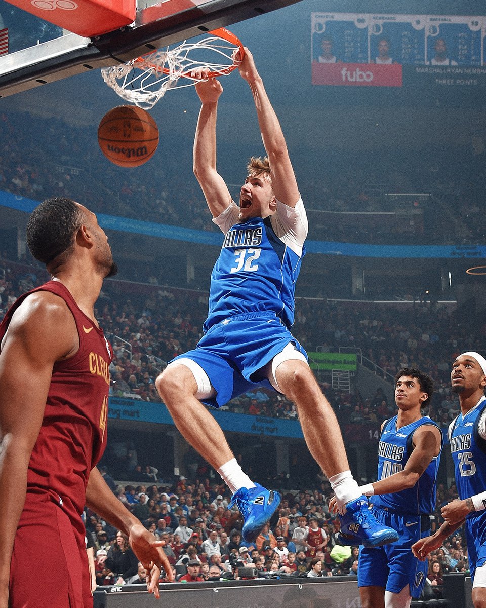 27 points.
6 rebounds.
10 assists.
In today's win, Cooper Flagg (19y, 84d) became the 2nd-youngest player in NBA history to record a game in the regular season with 25+ PTS, 10+ AST and 5+ REB.
Only LeBron James (18y, 355d on Dec. 20, 2003 at CHI) achieved this mark at a