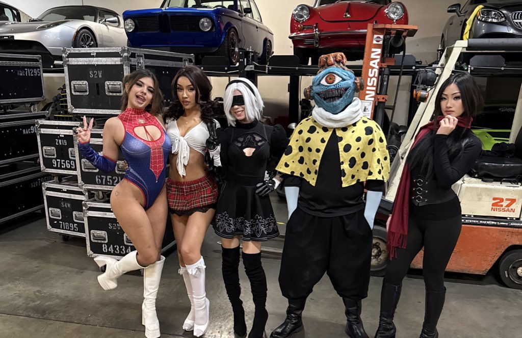 Cult_Fest's tweet photo. #SWIPE: Seattle Just Announced it’s Biggest Anime Rave with DJ’s, a Super Smash Bro’s Tournament, Exotic Cars, Vendors &amp; more‼️ https://t.co/tqLlPKCK80