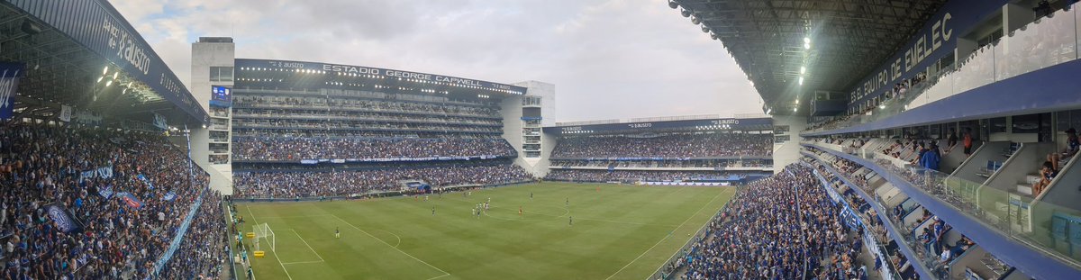LTarrineristas's tweet photo. Últimos con menos dos en un horario de a verga... Nunca jamás nos comparen con ninguna novelería, Emelec y su gente muy por encima de todos https://t.co/XVvmFo52sb