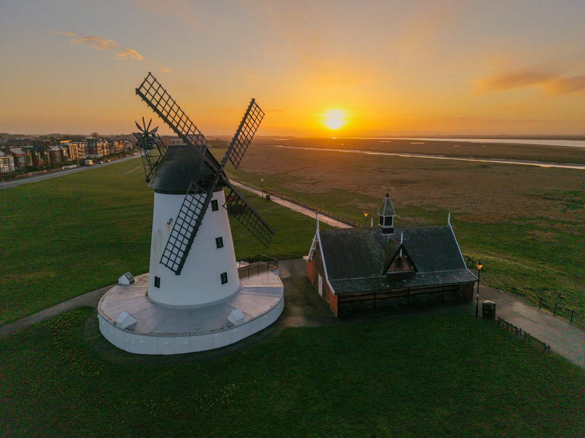 WorldInFocusPic's tweet photo. First time flying my new drone. Really impressed by the DJI Air 3S. https://t.co/ROBeqjIvOY
