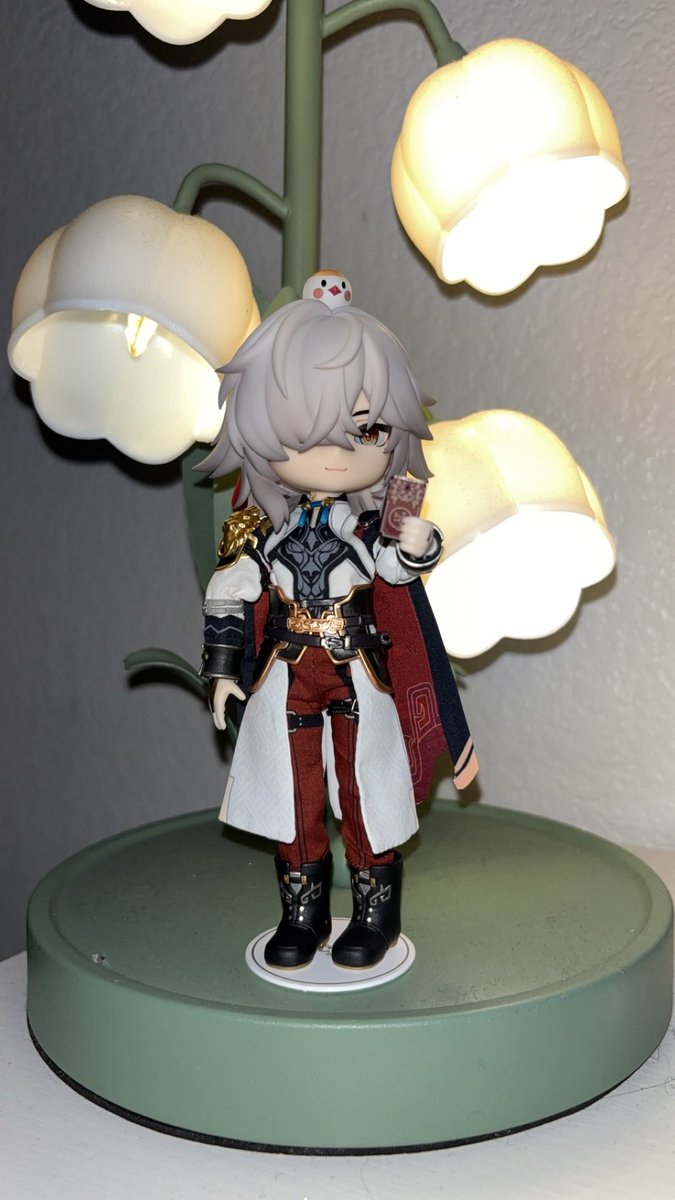 jingyuansonly's tweet photo. i need to fix his sleeves, but thanks to my wonderful sister in law, jing yuans action doll is finally officially home!!!!! https://t.co/eZuPvuo8Kl
