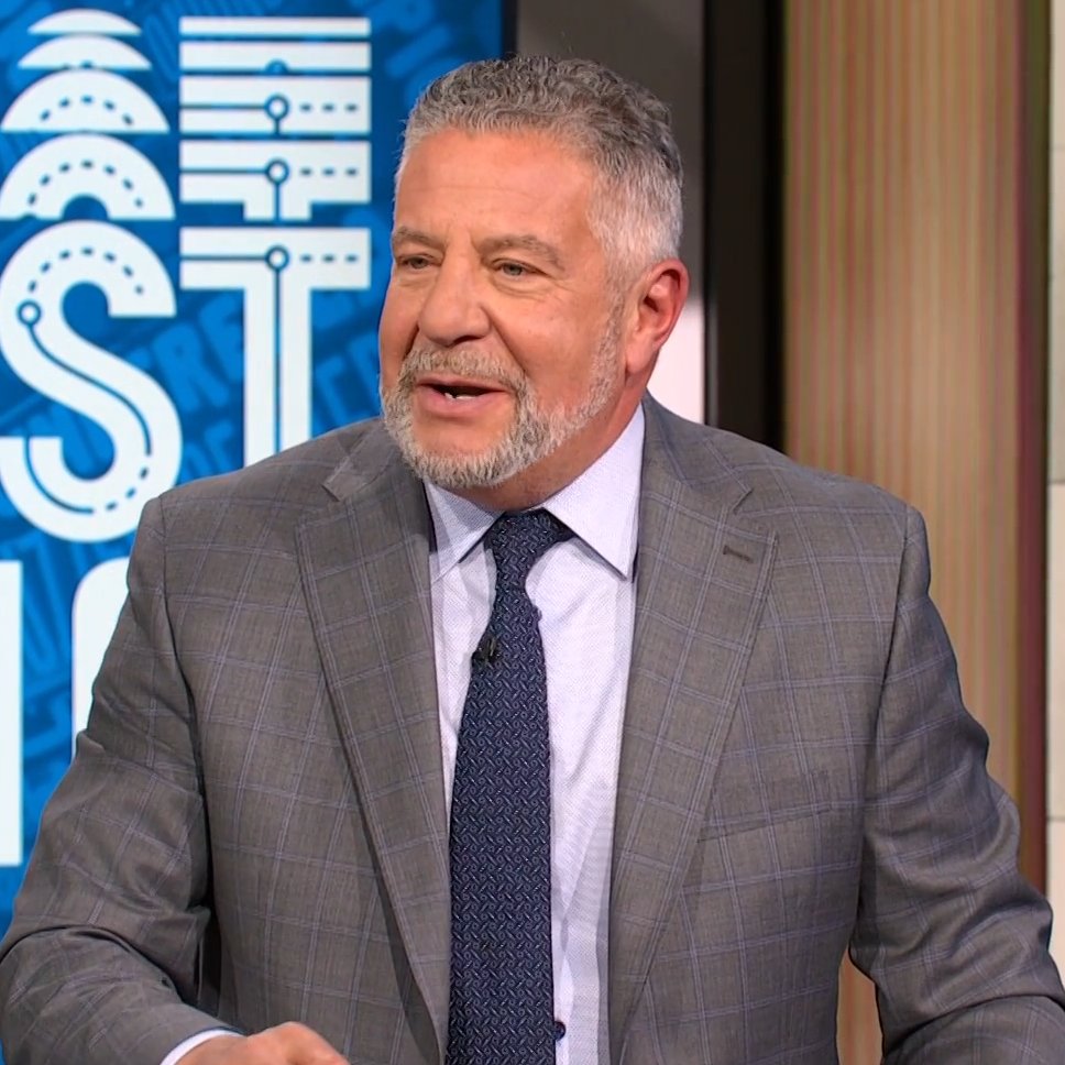 rarerookies's tweet photo. Bruce Pearl quit Auburn just to go host the Selection Show and tell the world that Auburn missed the tournament. https://t.co/DMmLvUHdV9