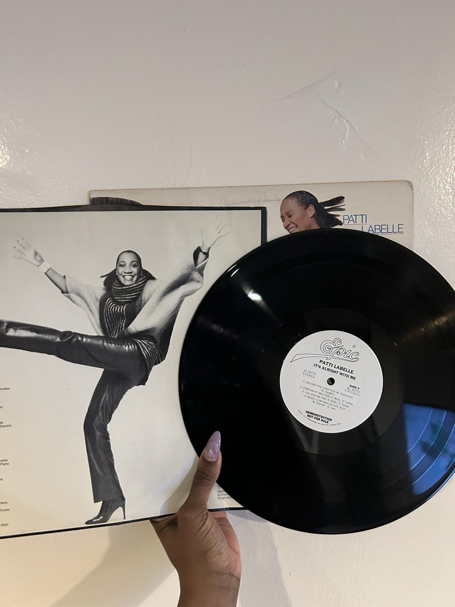 _modelmade_'s tweet photo. curating my vinyl collection has been so much fun 🙂‍↕️🤗 https://t.co/93y0m48qFw