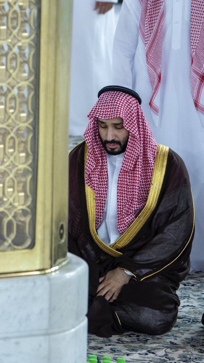اللهم احفظ وليَّ عهدنا محمد بن سلمان آل سعود بعينك التي لا تنام،
وانصره بنصرك، وأيده بتأييدك،
واجعل قراراته سدادًا وحكمته نورًا،
واحفظ به بلادنا وأمنها واستقرارها،
واكتب له الأجر فيما يتحمله من مسؤوليةٍ لحماية الوطن وخدمة شعبه.
اللهم احفظ المملكة وقادتها وجنودها، وانصرهم بنصرٍ من