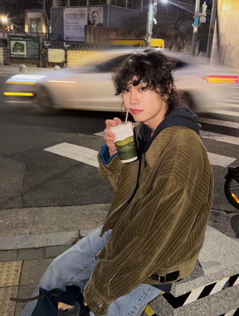 illjih's tweet photo. big fan of ilhoon having his curls in a ponytail btw https://t.co/pvqPYrZ0uI