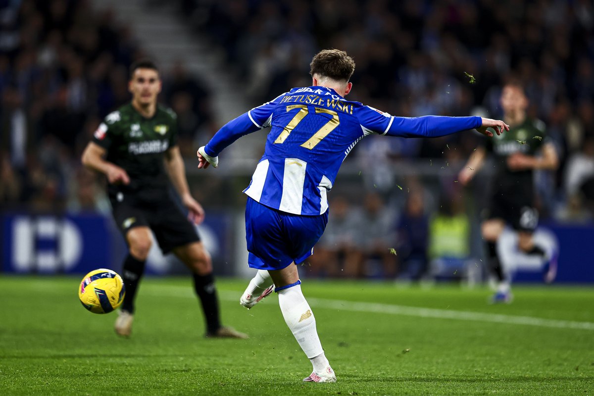 FCPorto's tweet photo. 𝑰𝒏𝒆𝒗𝒊𝒕𝒂𝒃𝒍𝒆. 🪄

#SeguimosJuntos https://t.co/AVBn7mphkT