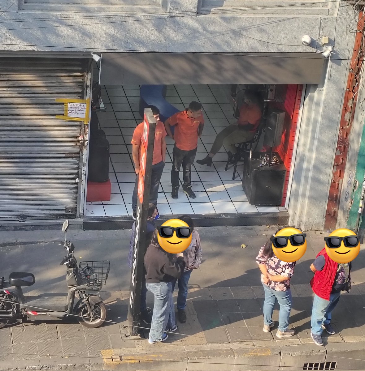 valerimorrison's tweet photo. @pcacuauhtemoc podrían apoyar para que este establecimiento "Audiocrazy" baje el volumen excesivo de sus bocinas. Es domingo y desde las 10 am es demasiado alto, insoportable. Calle República del Salvador, col. Centro ¿Qué se puede hacer con esto? https://t.co/Y1EgQi50bG