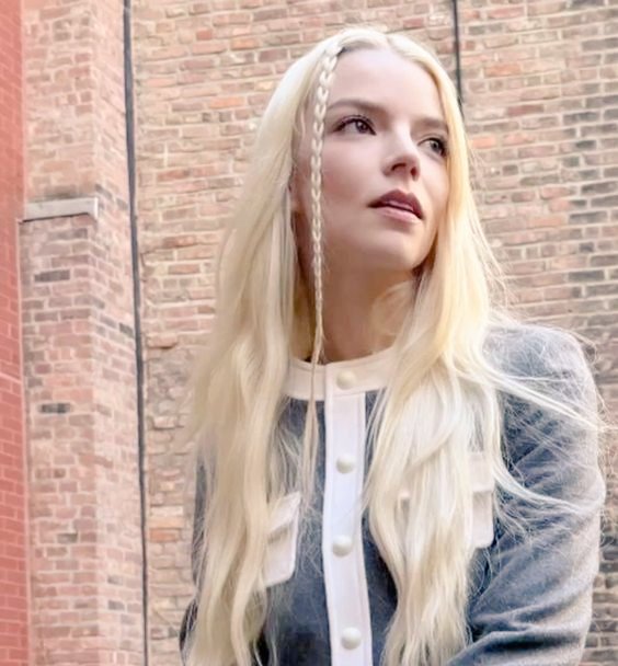 𝐌𝐀𝐑𝐈𝐀, 𝒚𝒐𝒖'𝒗𝒆 𝒈𝒐𝒕𝒕𝒂 𝒔𝒆𝒆 𝒉𝒆𝒓. tweet media