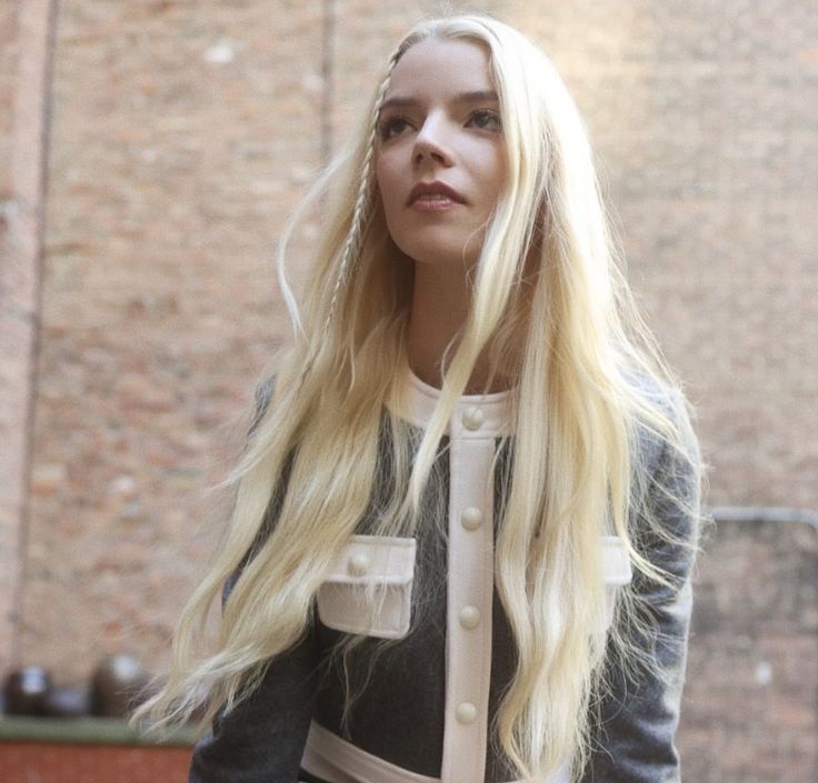 𝐌𝐀𝐑𝐈𝐀, 𝒚𝒐𝒖'𝒗𝒆 𝒈𝒐𝒕𝒕𝒂 𝒔𝒆𝒆 𝒉𝒆𝒓. tweet media