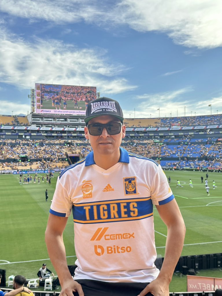 Sam Reyes tweet media