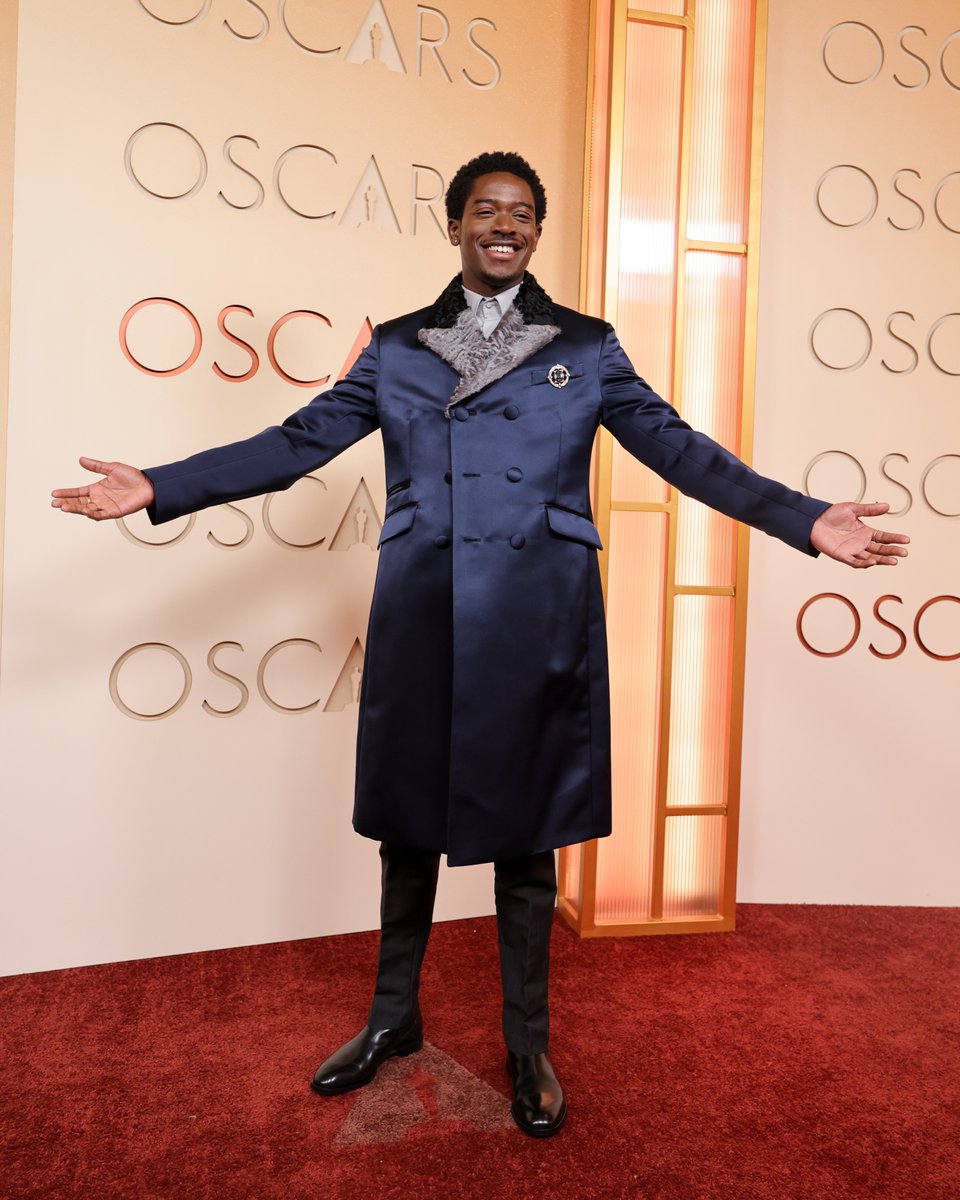 Complex Style tweet media