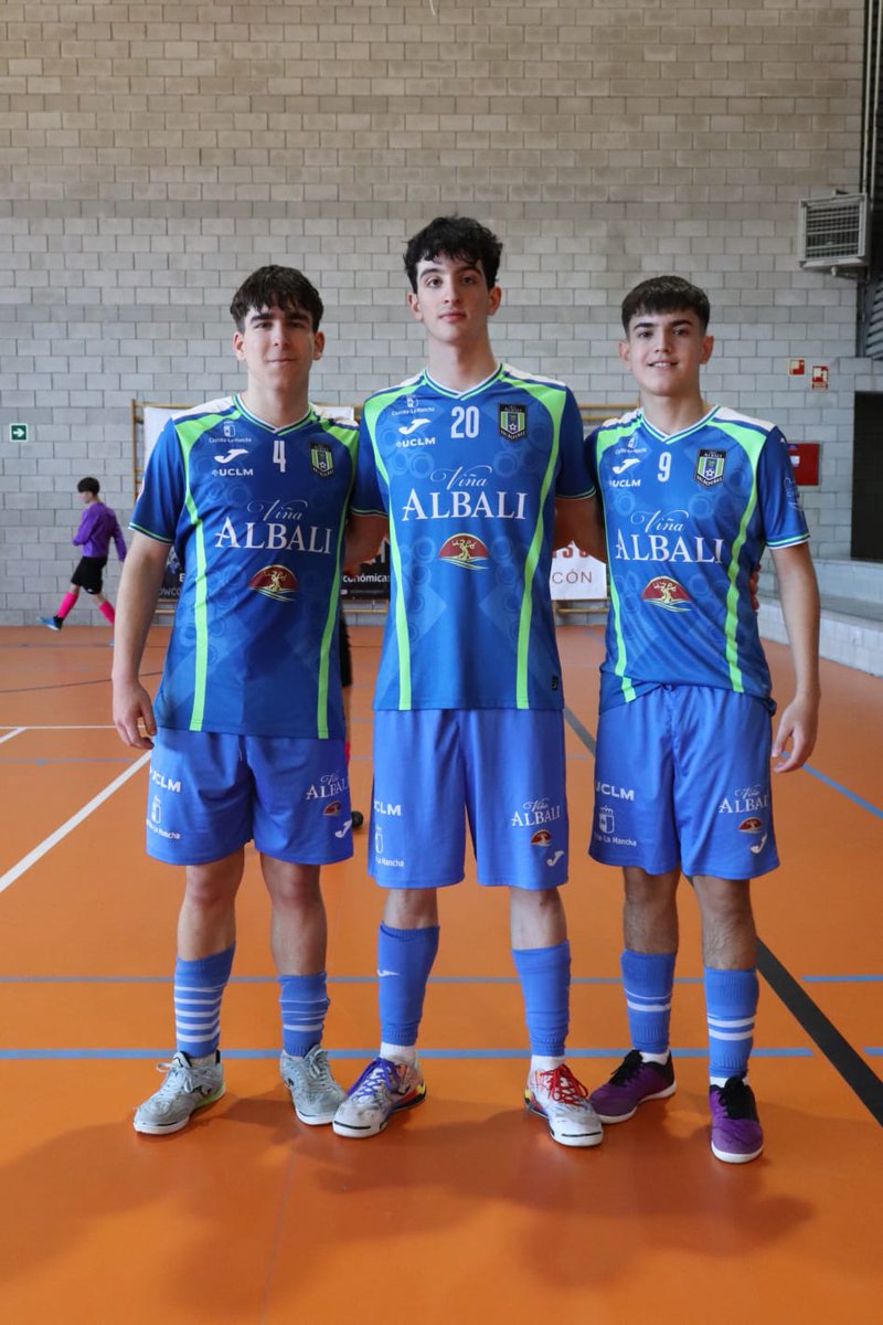 Base Azulona Viña Albali Valdepeñas tweet media