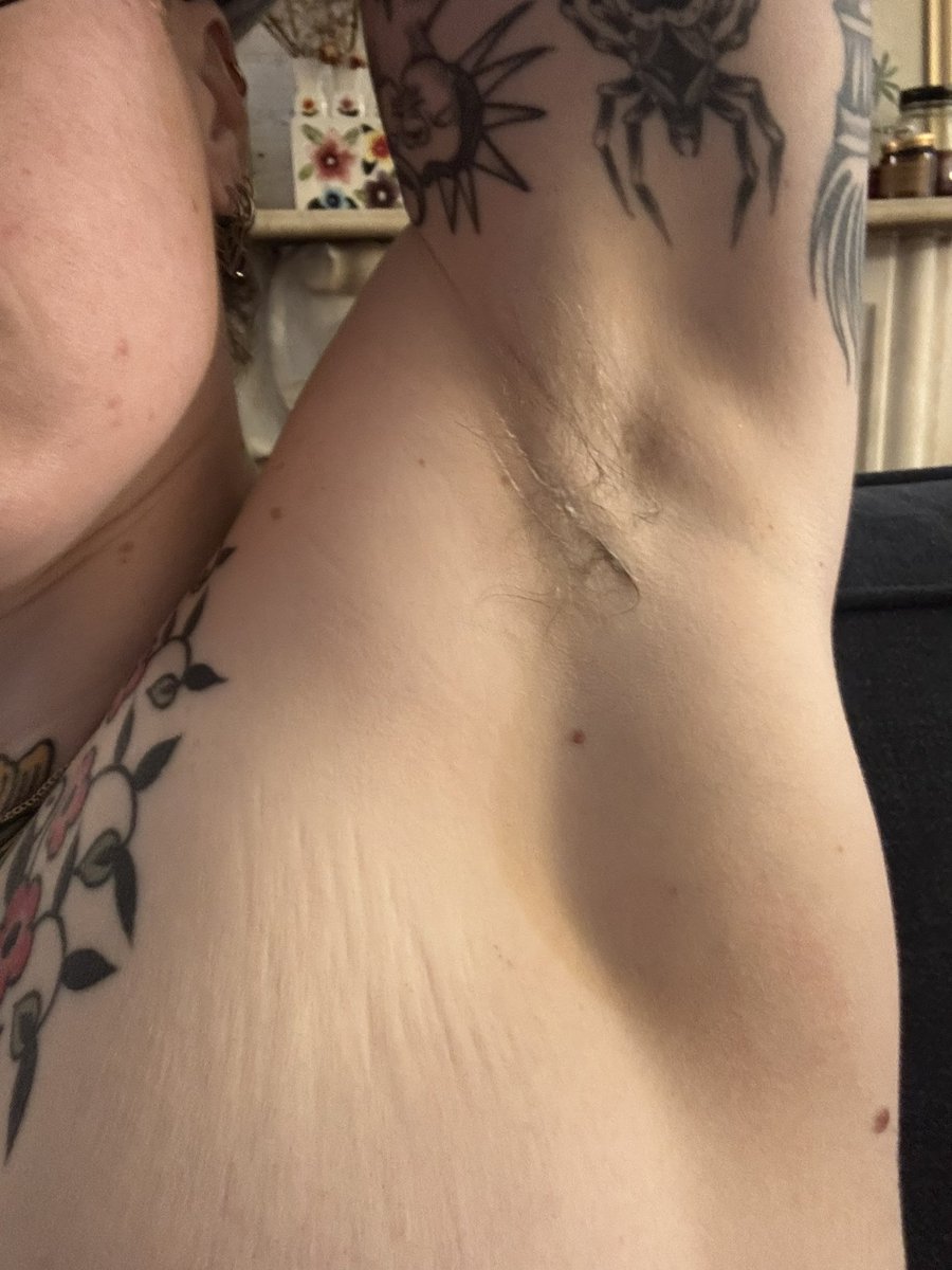 lesbian lifts tweet media