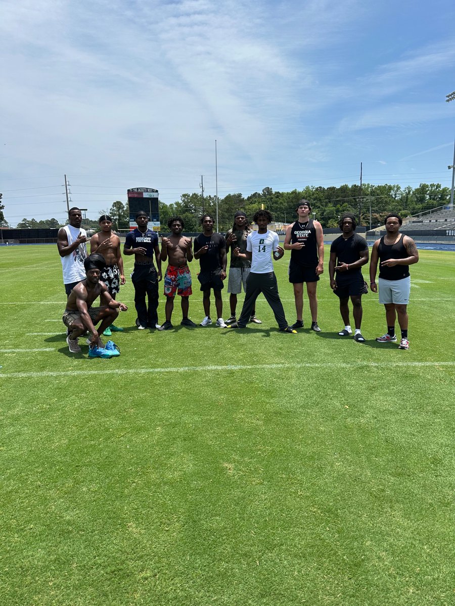 Evan ₩ ✰ tweet media