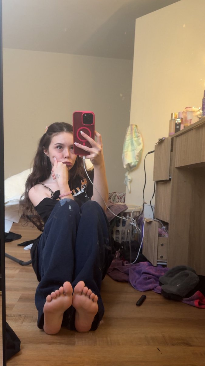 GoddessLouloi💵 tweet media