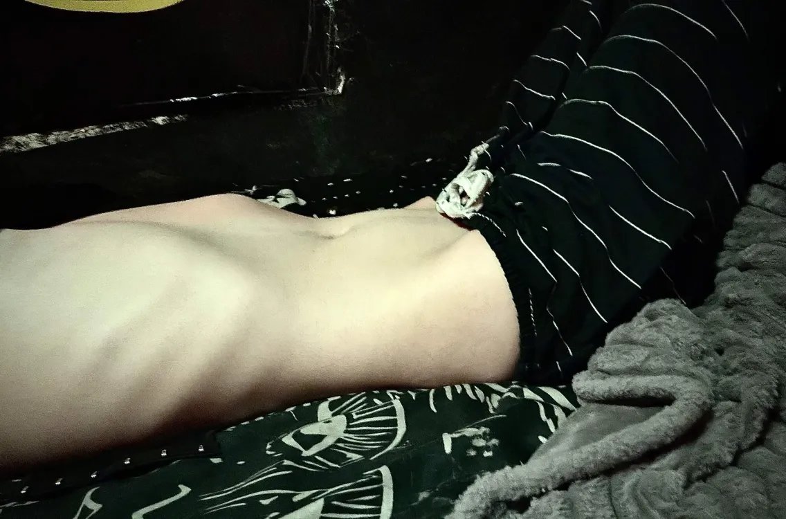 sn0wsnuuff's tweet photo. whatever bruh #bodycheck #edtwtㅤ https://t.co/7PX3Rn5DdM