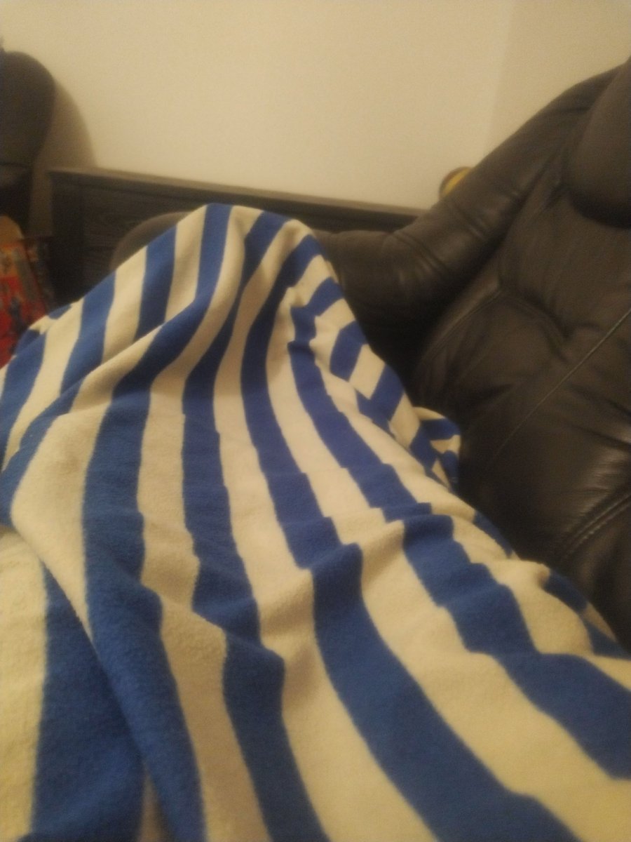 nyke80's tweet photo. On my sofa watching the #Oscar I m a #sinners tonight, let's go https://t.co/yVfK98ED0e