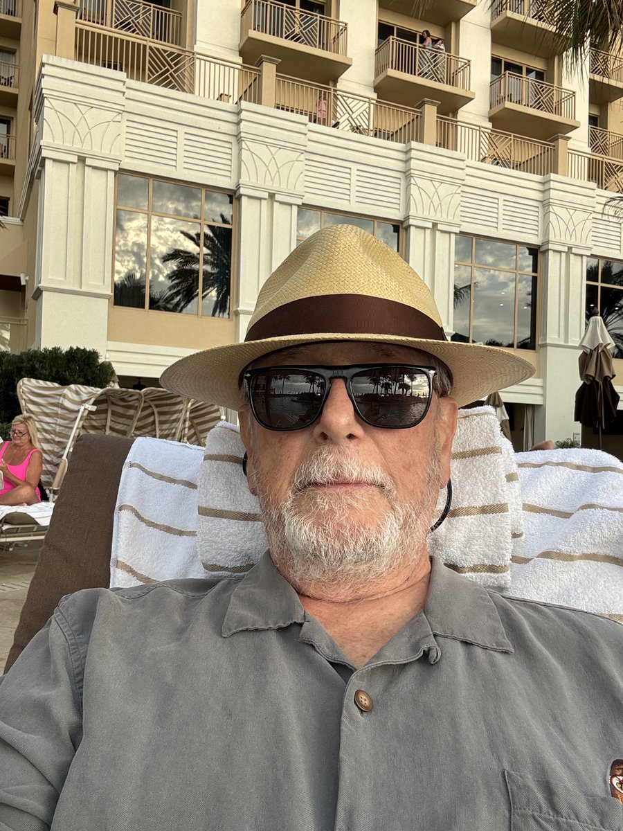 Professor Twain 🌻🌻🌻🌻🌻🌻🌻🌻🌻🌻🌻 tweet media