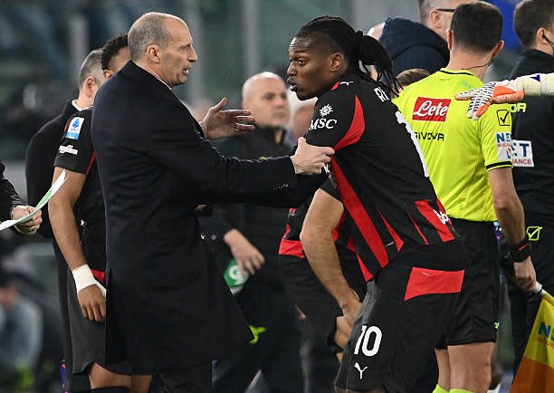 SleeperACMilan's tweet photo. Leão shouldn’t have reacted like that -we all agree on that. But I understand the frustration. In the second half he made two perfect runs in behind the defender, and Pulisic NEVER passed him the ball. NEVER. It would have put him one-on-one with the keeper.

His performance was still negative overall, but in the end it’s always him who gets crucified, while Christian Pulisic has been on 0 goals and 0 assists since January. Do you think that’s fair?