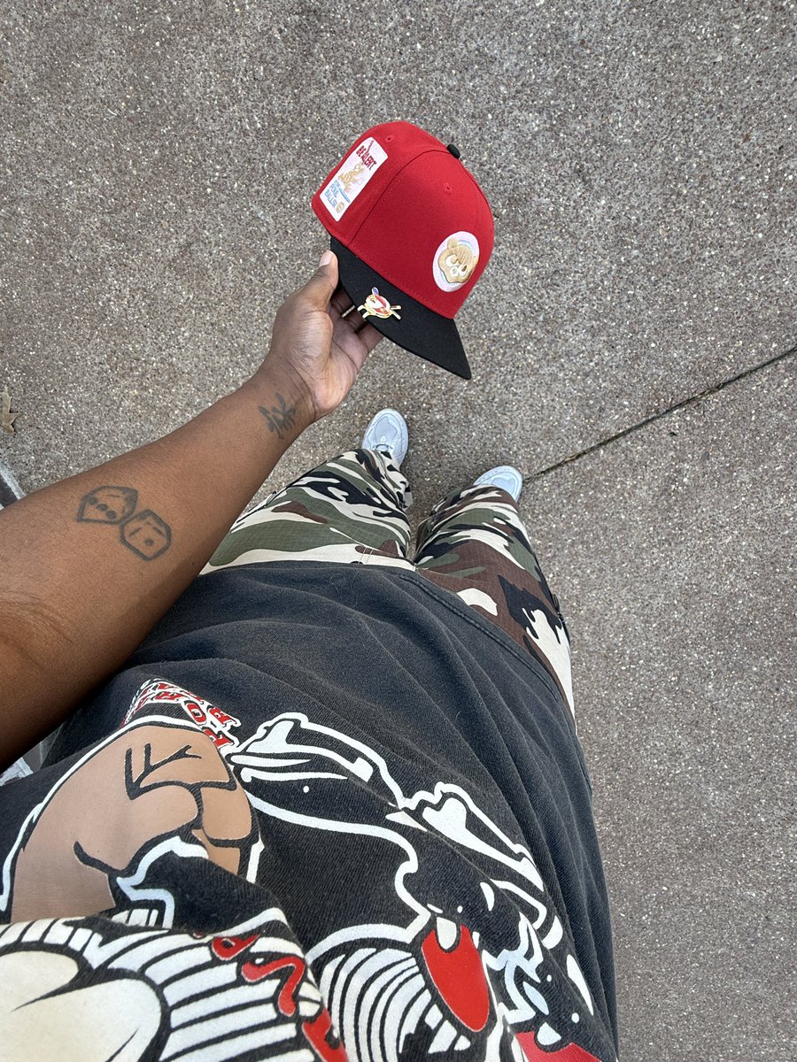 scarface1197's tweet photo. @HatClub x @jusst_john6 
Chicago Cubs 🐻🔴⚫️🔵“The Debut” https://t.co/D3hx8eXAjH