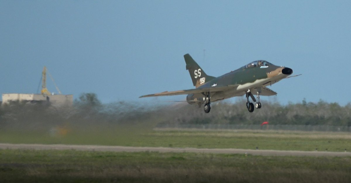GrinnelliDesign's tweet photo. One of the few flying F100s took to the skies again. We salute @DieselThunderF4 and the volunteers working hard to keep these birds airborne. #f100d #hunday https://t.co/W1URjfe9a9