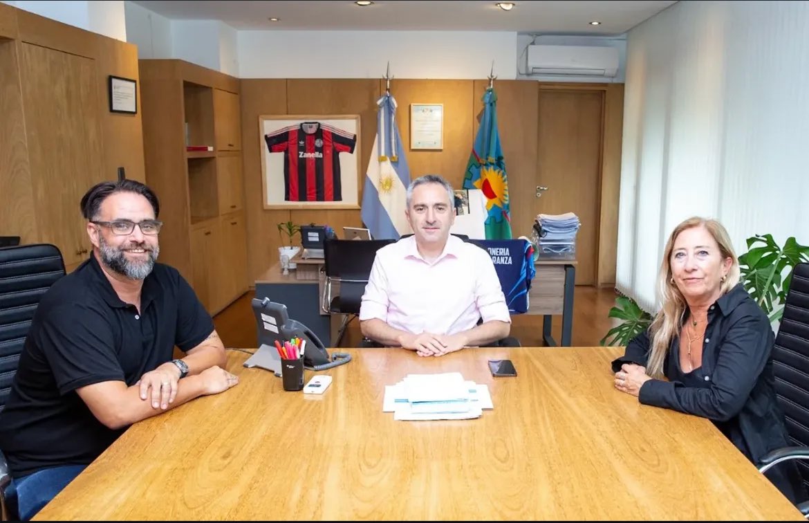 Daniel de los Santos tweet media