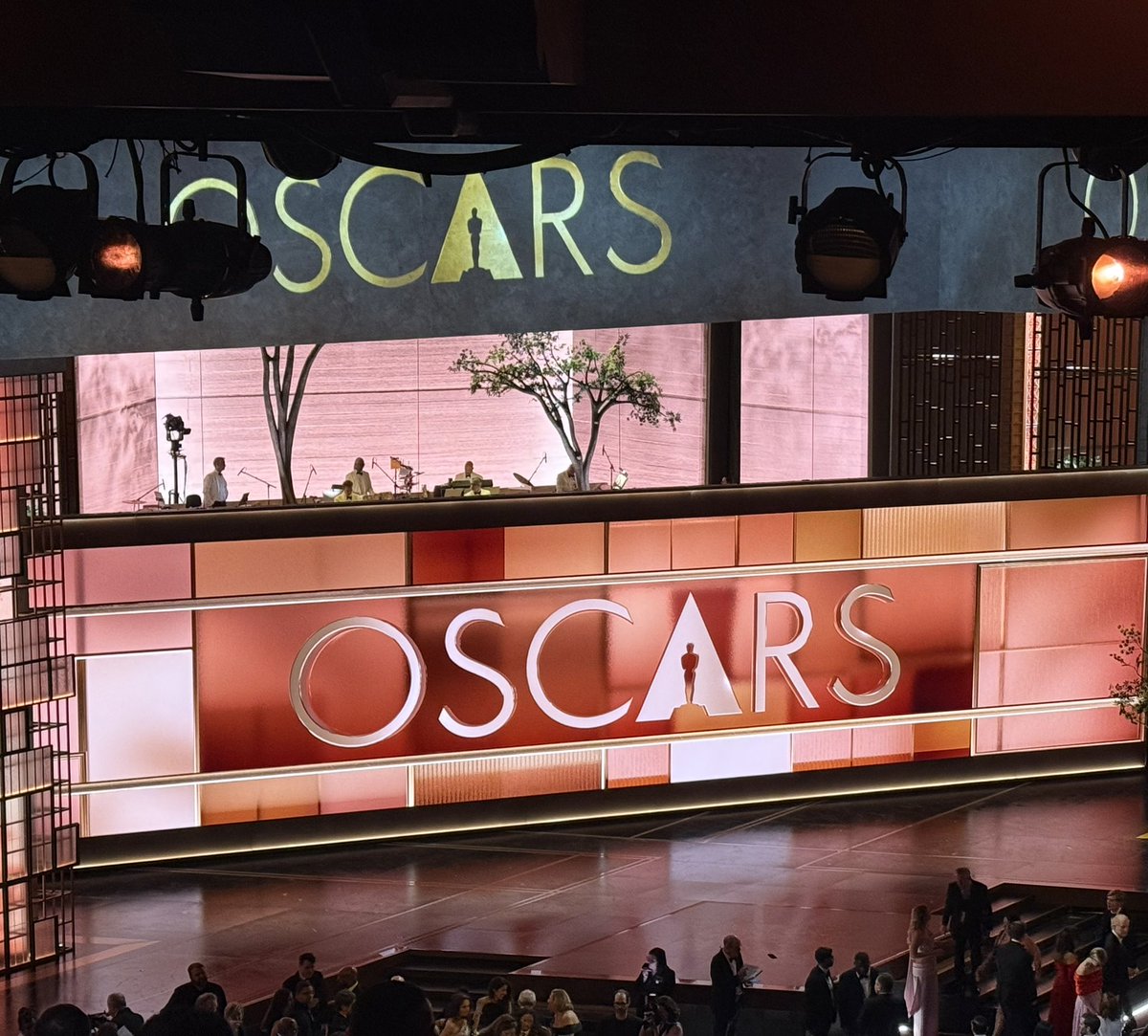 Frank Luntz tweet media