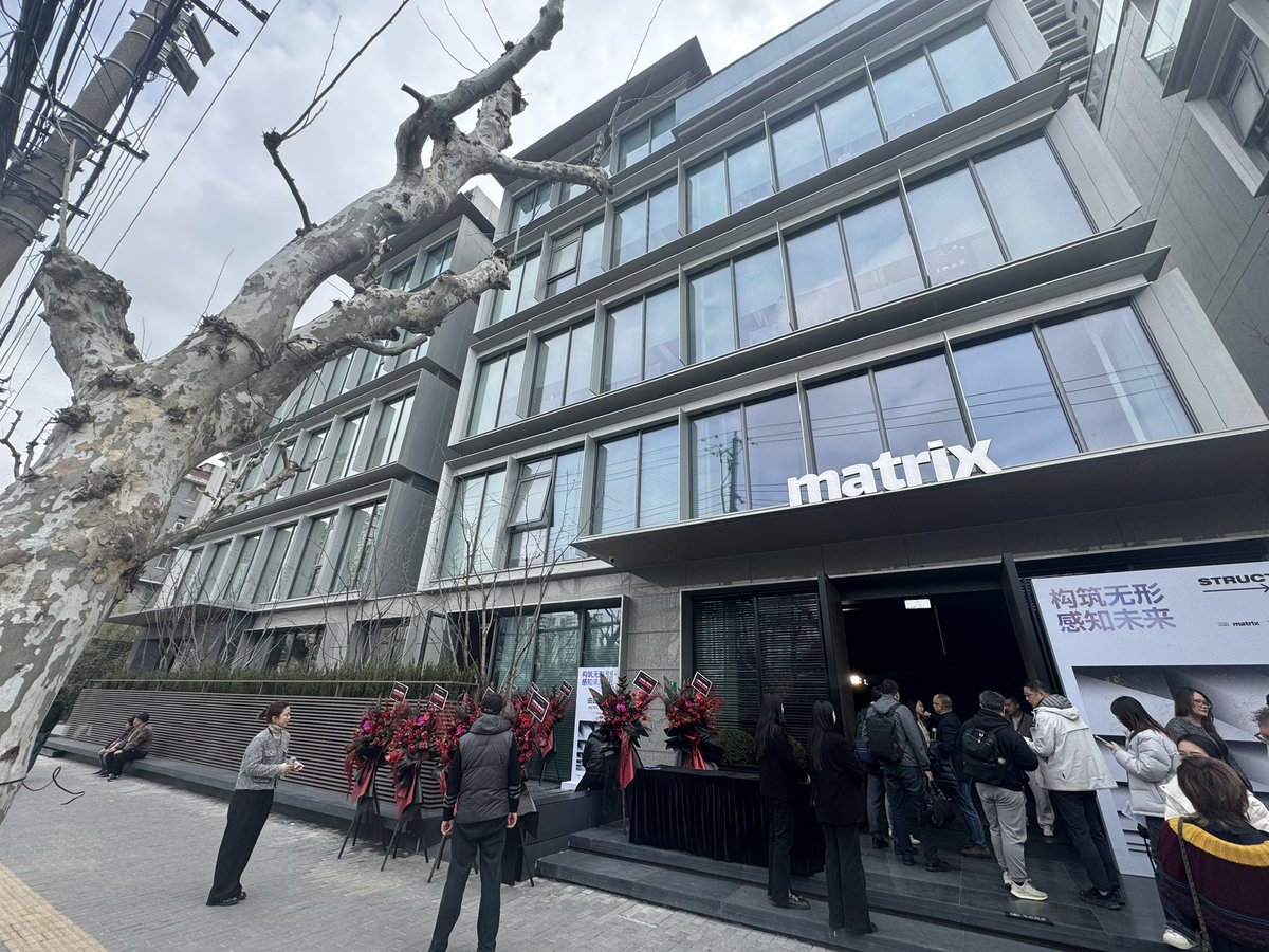 Ronkano's tweet photo. 中国の建築DXのスピードに驚きました。
上海で Matrix 新オフィスとhttps://t.co/BPJjMWhg7b AI発表会に参加。
建築・インテリアもAIの時代へ。 https://t.co/DJ2pV5oMDz