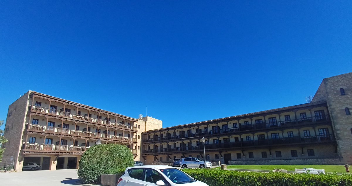 Arqcrític tweet media