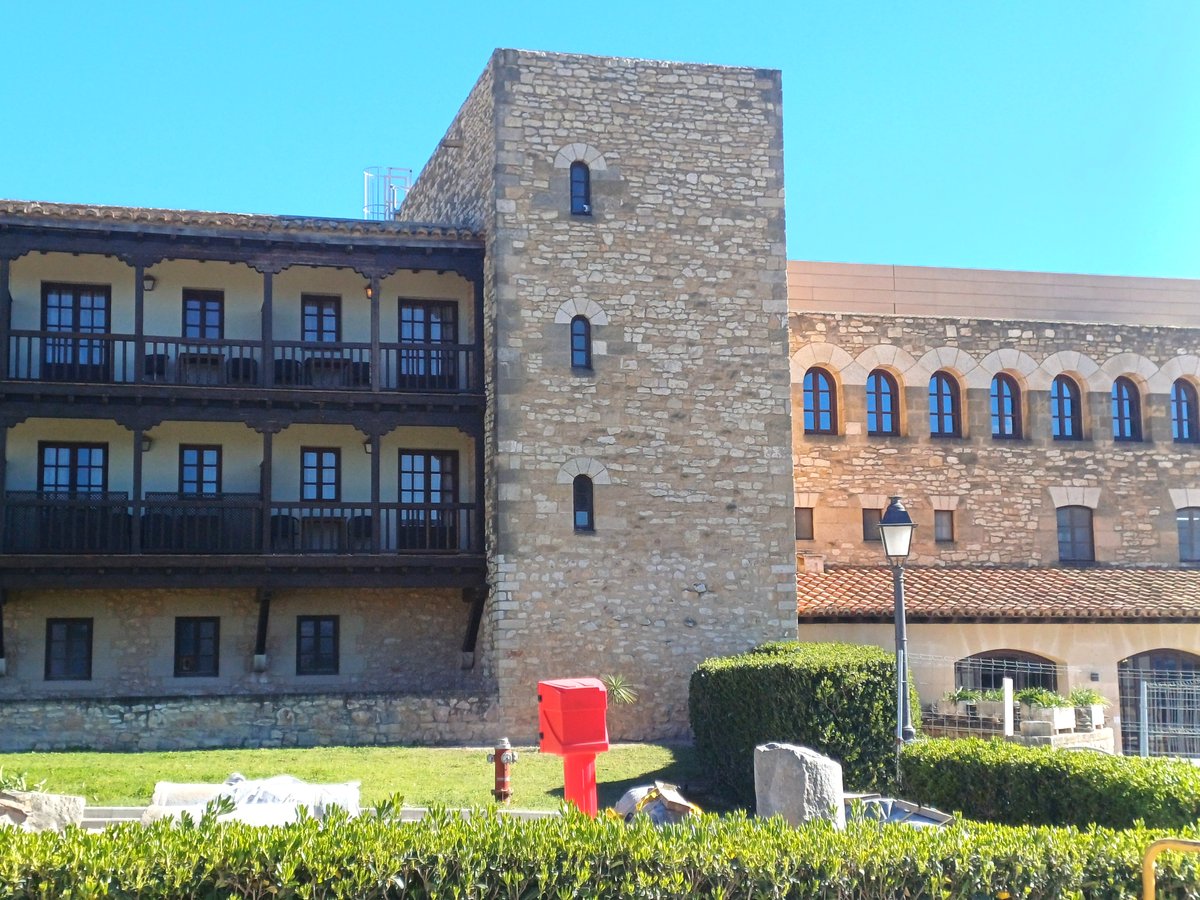 Arqcrític tweet media