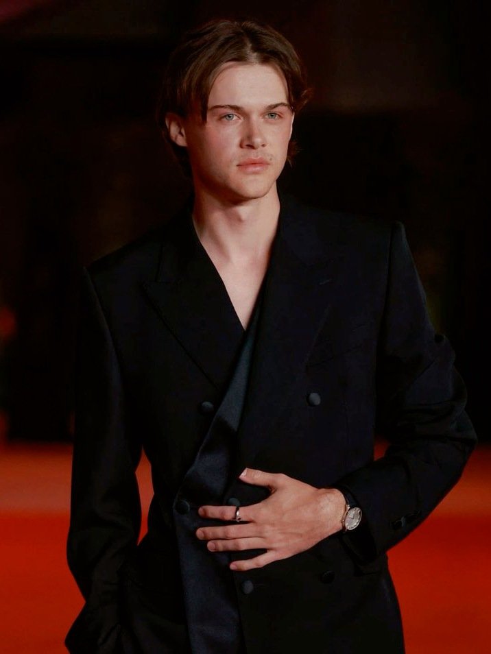 𝐓ʜᴏᴍᴀs. 𝐀. 𝐖 tweet media