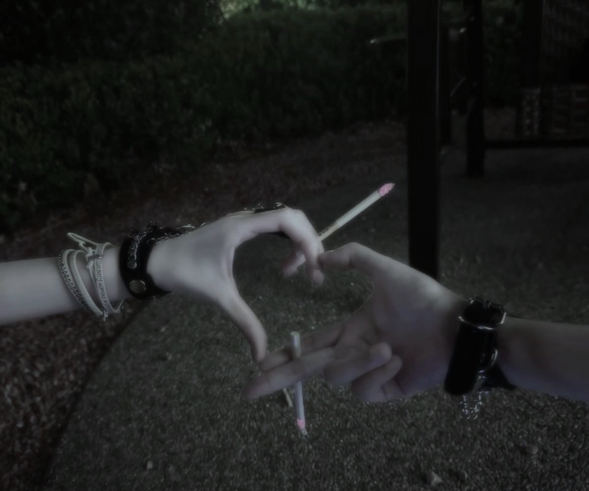 v4mp 𖤐 tweet media