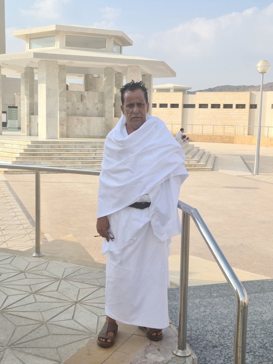 ليلة ٢٧ 🌙. 

اللهم ان عبدك الضعيف عبود ابومحمد العمري بين يديك الان وفي أفضل ليالي الشهر الكريم اللهم تقبلة عندك قبول حسن وجعله من عتقائك من النار اللهم إنك عفوا تحب العفو فعفو  وتجاوز عنه وكرم نزلة وانس وحشته وجميع موتى المسلمين