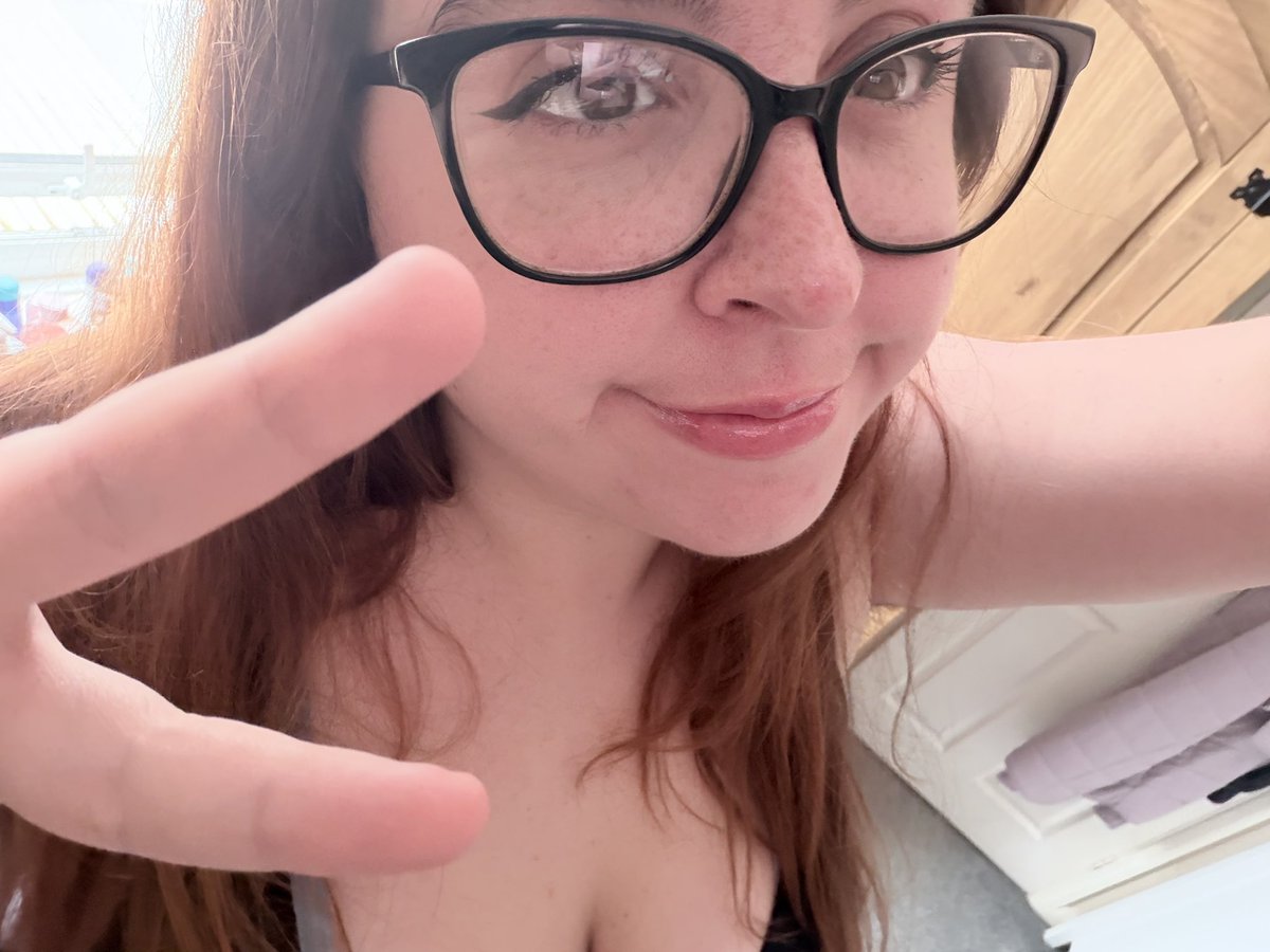 princess eggi tweet media