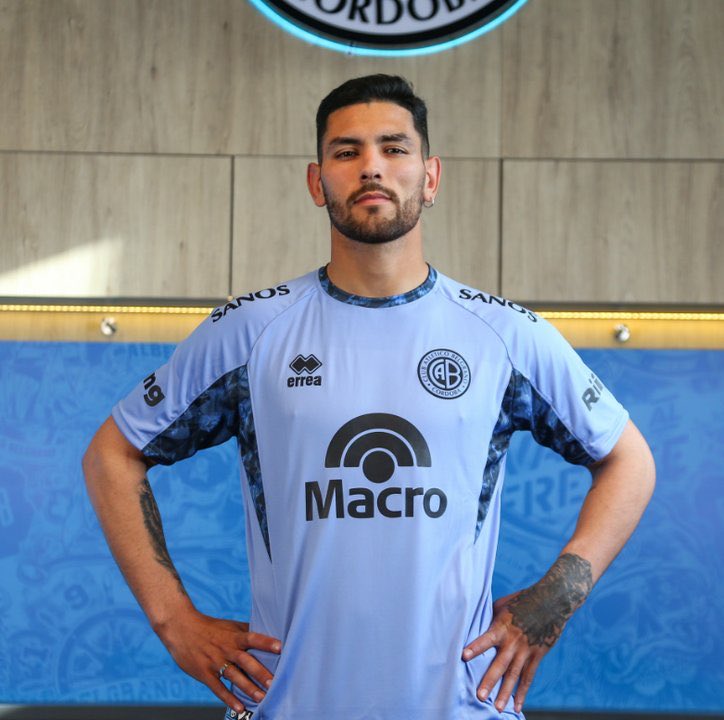 El único 9 que tiene 68 veces la pelota al frente del arco y no le pega