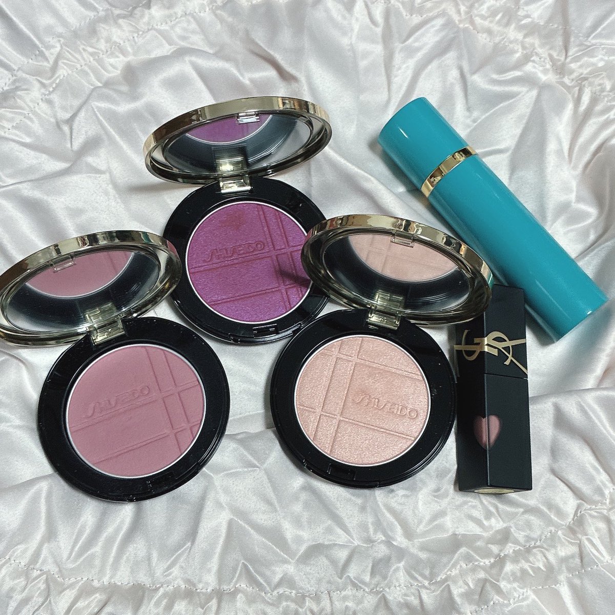 Autumn56092259's tweet image. #SHISEIDO 
02 Beige Crystal
06 Mauve Quartz
07 Purple Amethyst
08 Greige Topaz
#YSL 
230 ベージュ エクスプレッション
#TF 
ネロリ・ポルトフィーノ

#今日のメイク
#今日の香水