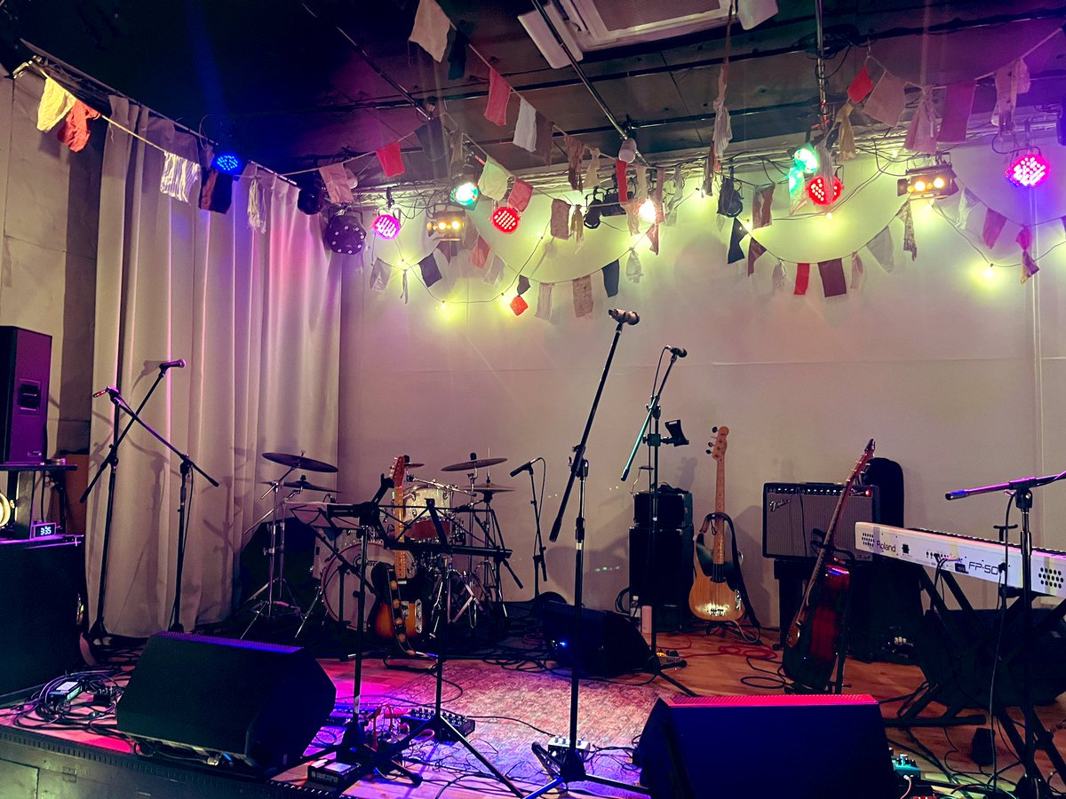 pp_sa117's tweet photo. 本当に、夢のような時間だった！
会場入った瞬間からワクワクが止まらなかった。ガーランド素敵すぎた♡
ジョニーさん、お疲れ様でした😌
寝落ちポストまで楽しませていただきました笑
#johnny3110 https://t.co/GNQVess9wE