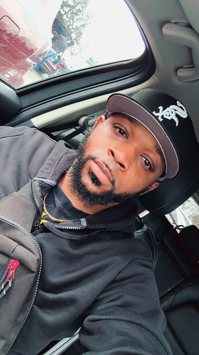 V3lliGoKrazy tweet media