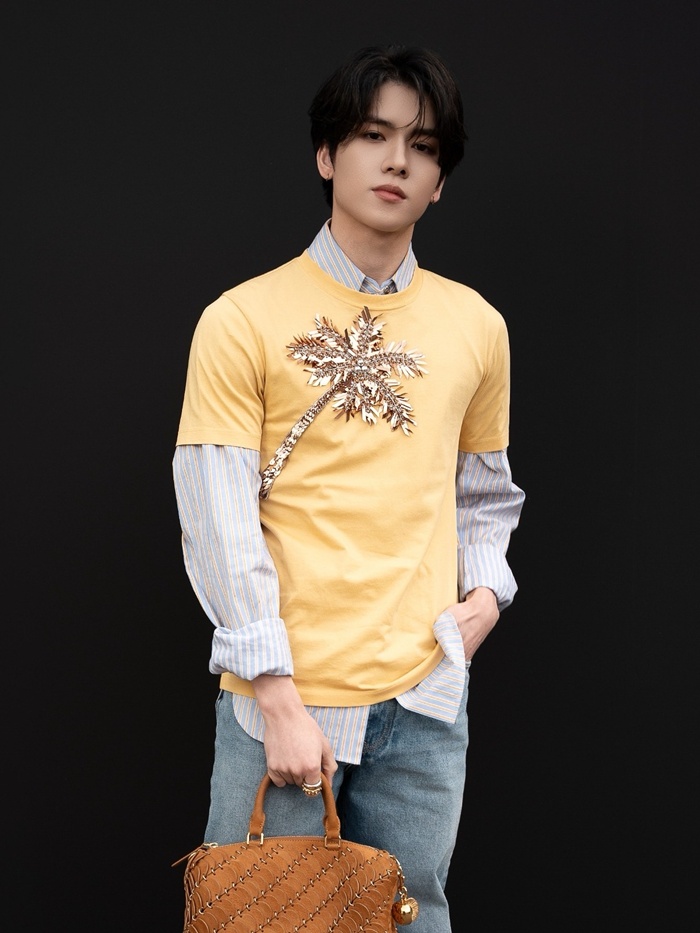 파우 요치, 파리 패션 위크 참석…SNS서 뜨거운 관심

#파우 #POW 
#요치 #파우_요치 
<a href="/POW_grid/">POW</a>
#YORCH 
#파리패션위크 
⬇️관련기사⬇️
slist.kr/news/articleVi…