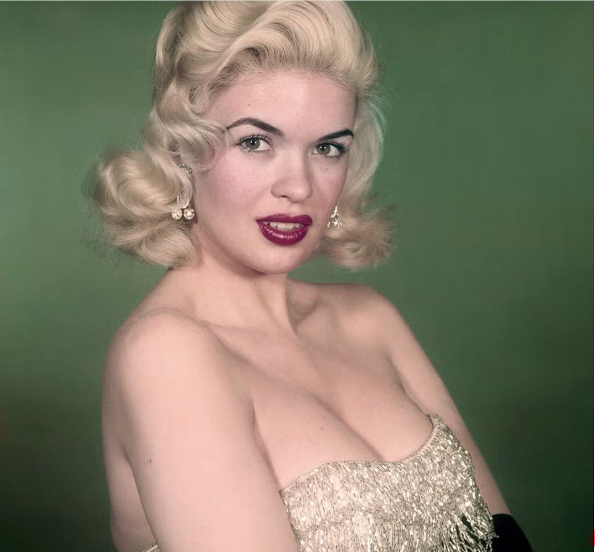 Super Amanda® #ShineOnMax tweet media