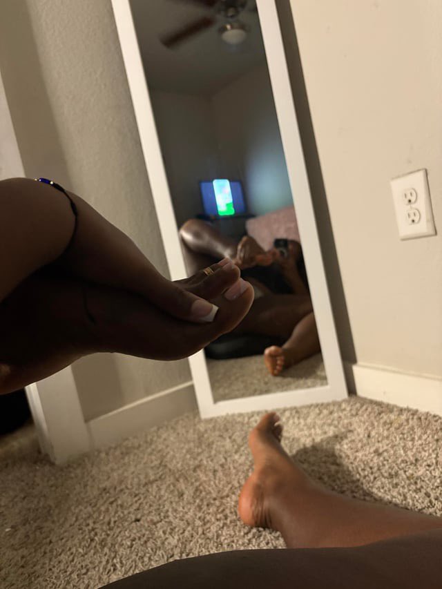 yofavP3's tweet photo. worship my pretty soles mutt 😍 https://t.co/gEaVrzUqKX