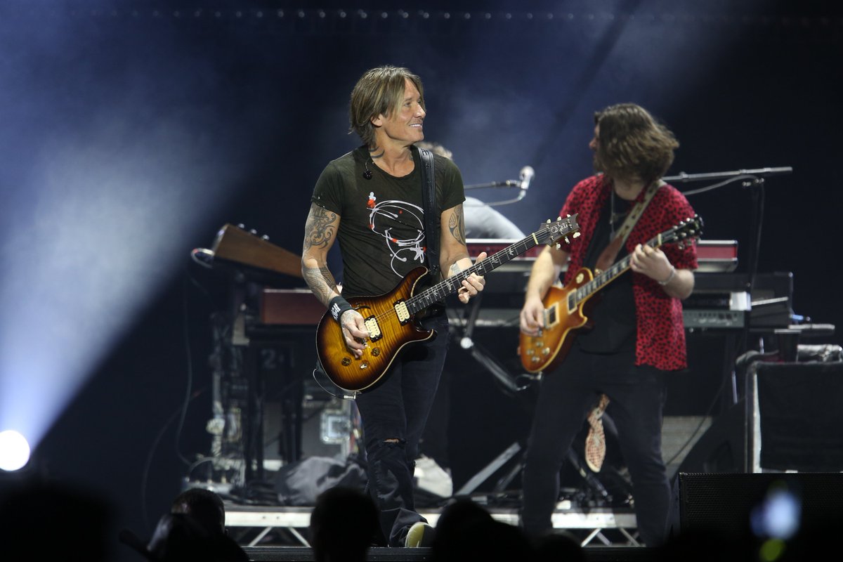 Country To Country Belfast tweet media