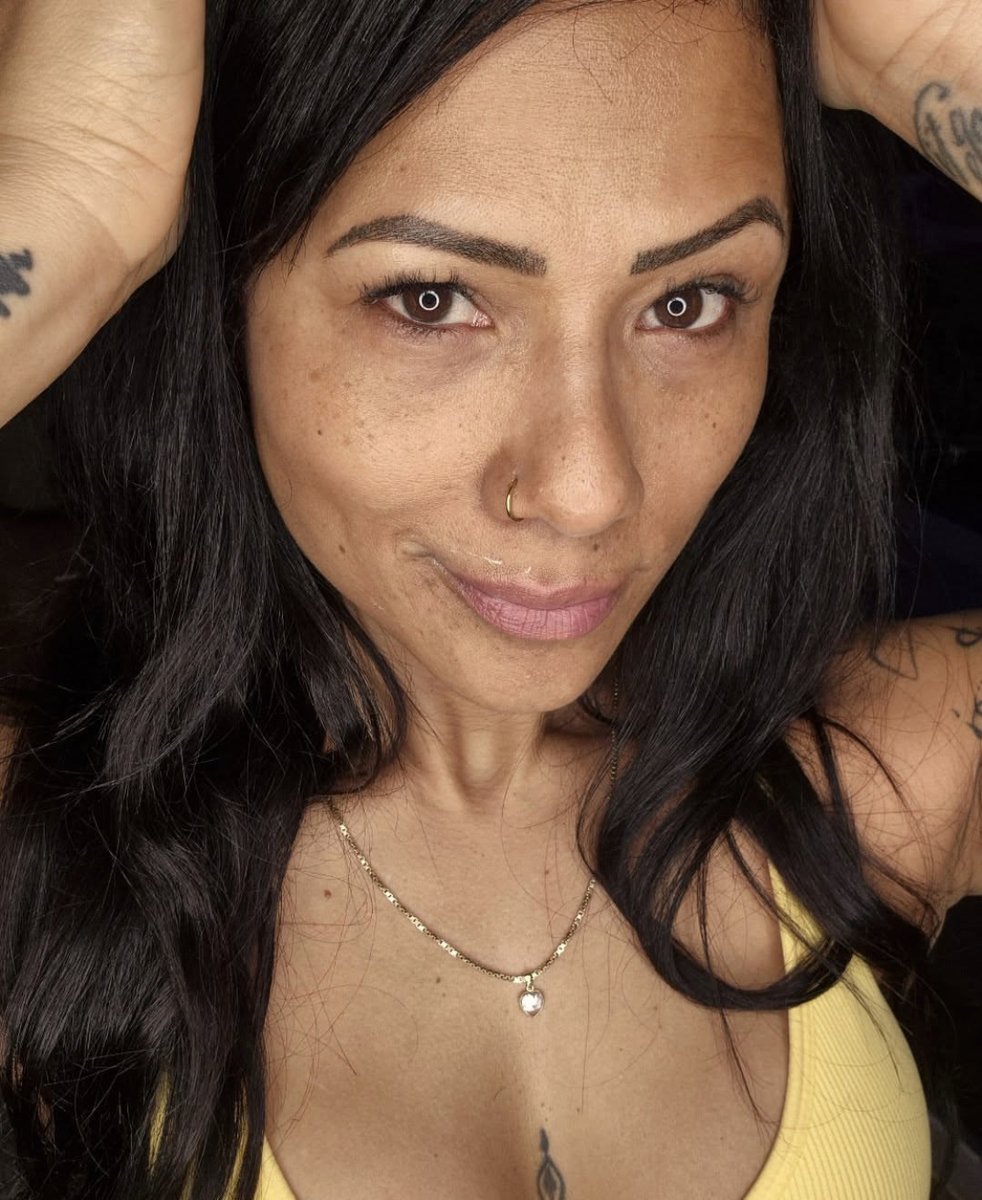 Giantess Models tweet media