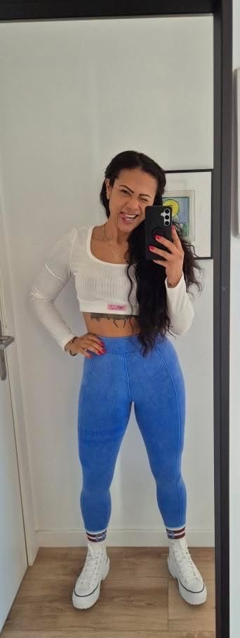 Giantess Models tweet media