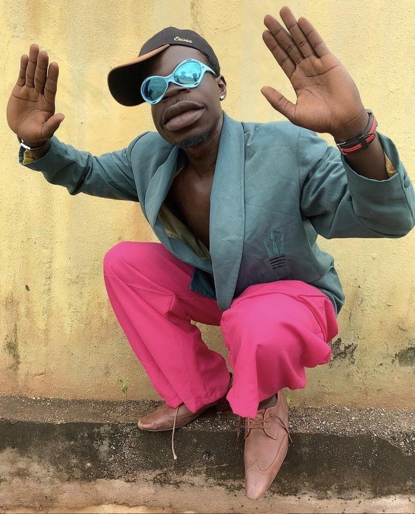 Boss, how far? Na you I dey hail o🙌

I just wan remind u say I dey very active o!  Just dey engage my mutuals back-to-back since yesterday.🤝 

I dey follow backs, replies, likes, all of it. No dulling here. Wetin dey sup? Make we connect?😉