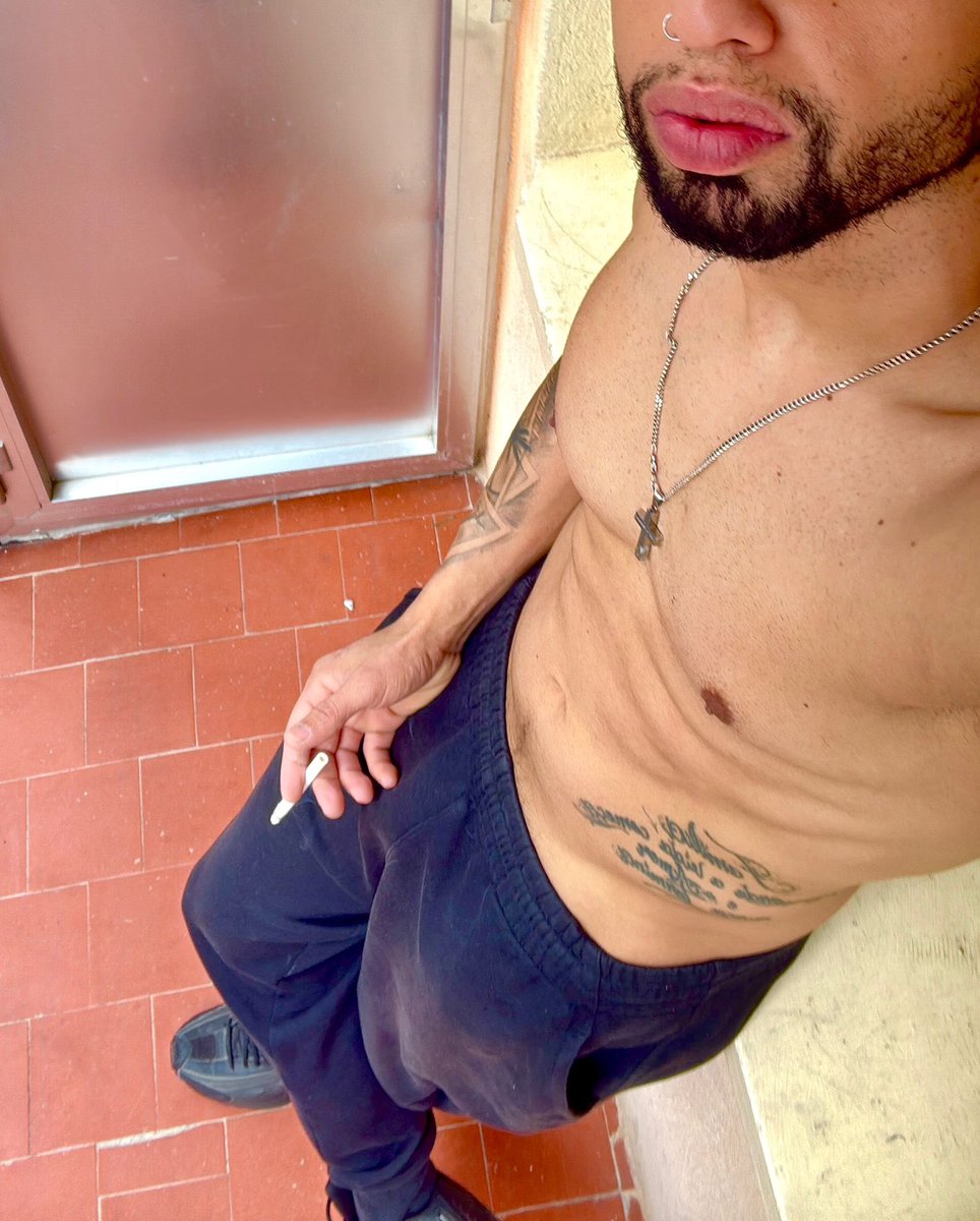 OskiitaR_WeeD's tweet photo. Estou cheio de tesão. 🔥
Quem vem brincar? 😈💦💦🤤

https://t.co/aMNCuinhth

@TomyBras https://t.co/NL9nrz9XIa