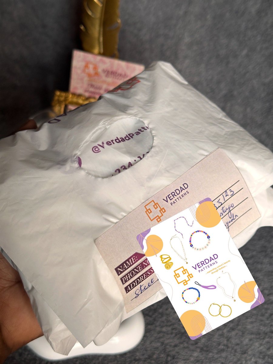 VerdadPatterns's tweet image. Handmade with love 💕 
Received with love 💜
Your stack, Your style 😌
.
To order: Call / WhatsApp: 08163851956 or send us a DM 

#stackablebracelets #stackablebracelet #stackablebraceletsets #explorejewelry #expolerpage