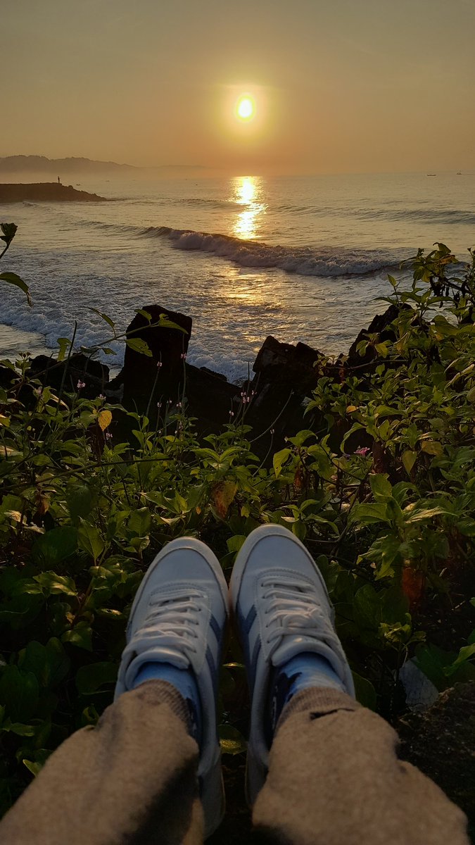 milkeutaa's tweet photo. I have to stile alive!
Because I still curious about what kind of beautiful thing makes me agree to be born in this world 🍃 https://t.co/Uq2bzGR8jj