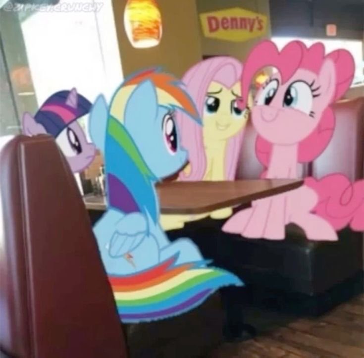 fayexfatale's tweet photo. TMZ ALERT 🚨 The Mane 6 seen hanging out at a Denny’s WITHOUT Applejack AND Rarity, sources say they were on a date to the spa DITCHING their friends https://t.co/5RCyXfpgvR
