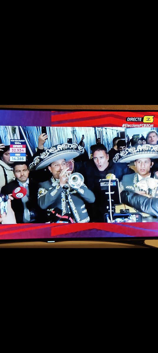 JM9barris's tweet photo. La imatge de la jornada 😂
Gran @Tiofaja_oficial https://t.co/GgwWIVcALs